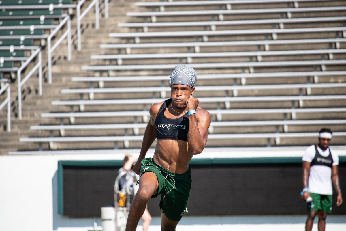 We added a little tweak into our MAX VELOCITY work in this past week  @CharlotteFTBL by adding a slight curved element.Top speeds were a little lower than weeks past, but with the added volume our 20 hr week provided, that was perfectly acceptable to us! #TrainFastBeFast