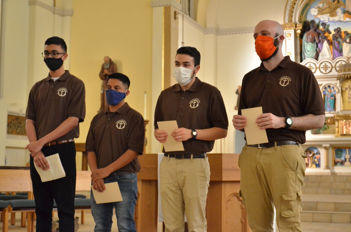 CapuchinsNJ_SE's tweet photo. Moments of the reception of the new #postulants. Congratulations to Francisco Chavez. Please remember them in your #prayers π
St. Francis of Assisi pray for us.
#religious #postulancy #franciscan #capuchin #friars https://t.co/ESOrn4AY6X