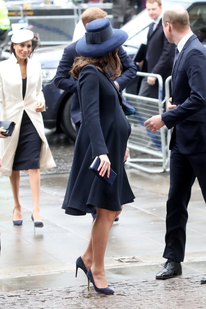 2. Kate clearly went out her way to wait for her on commonwealth day 2018. You can see them chatting and smiling in photos from 2019