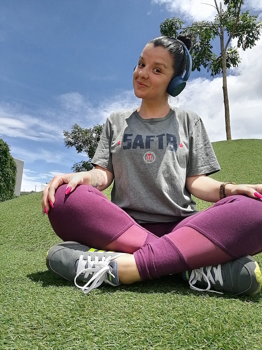 RHOSummerville's tweet photo. Saturdays may be for the boys, but Sundays are for the B0$$ Bit€he$!!! #saftb #womenpower 💪💜🚺 @Jayballa2020 @barstoolsports https://t.co/OjnYpH1DgJ