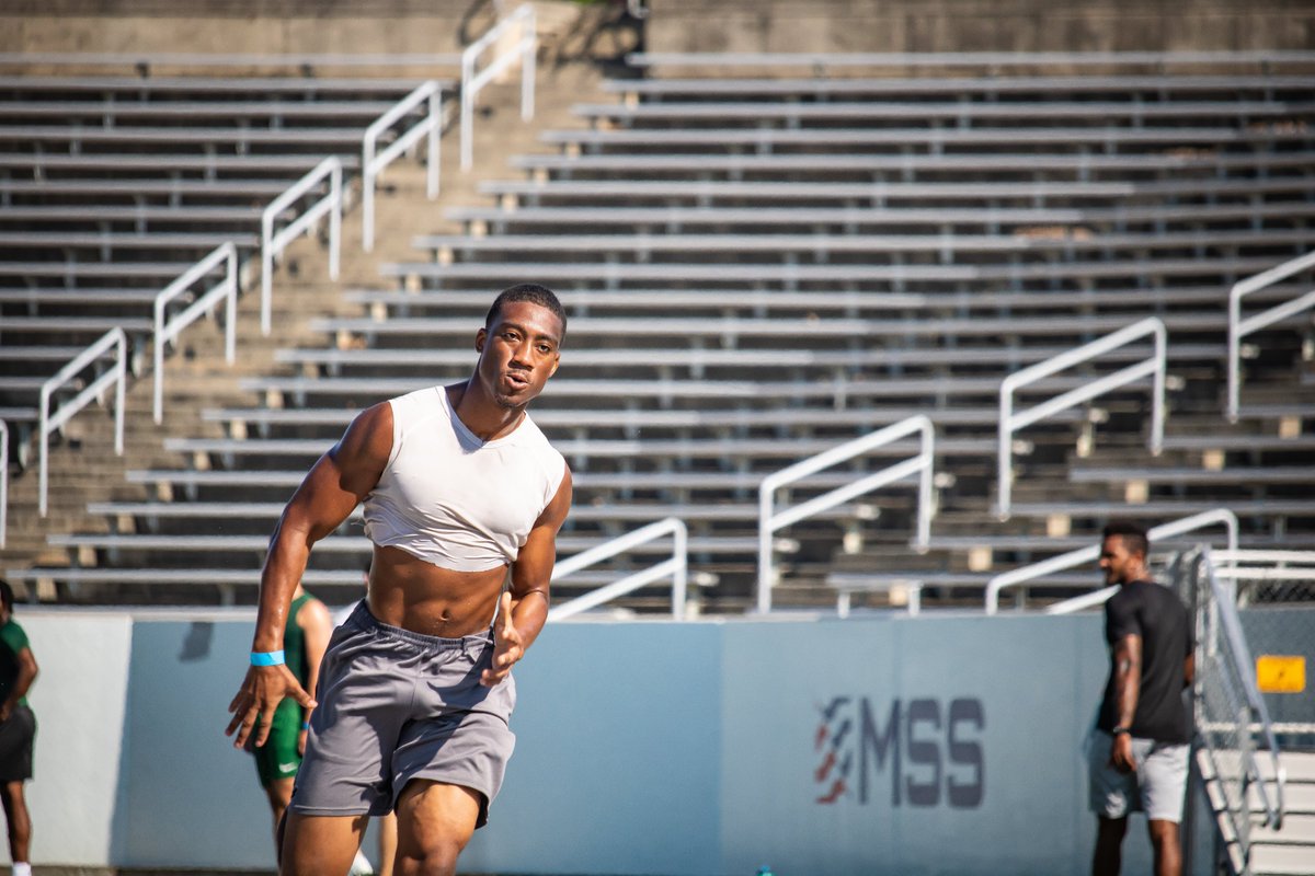 We added a little tweak into our MAX VELOCITY work in this past week  @CharlotteFTBL by adding a slight curved element.Top speeds were a little lower than weeks past, but with the added volume our 20 hr week provided, that was perfectly acceptable to us! #TrainFastBeFast