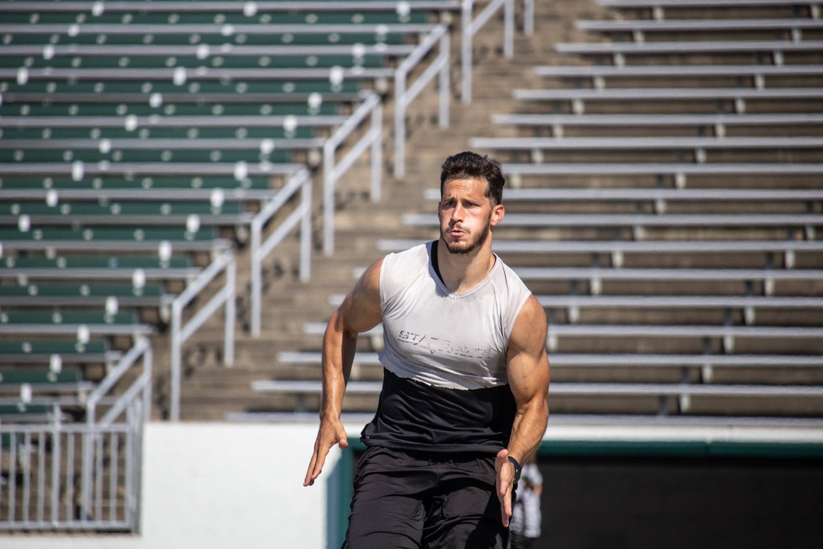 We added a little tweak into our MAX VELOCITY work in this past week  @CharlotteFTBL by adding a slight curved element.Top speeds were a little lower than weeks past, but with the added volume our 20 hr week provided, that was perfectly acceptable to us! #TrainFastBeFast