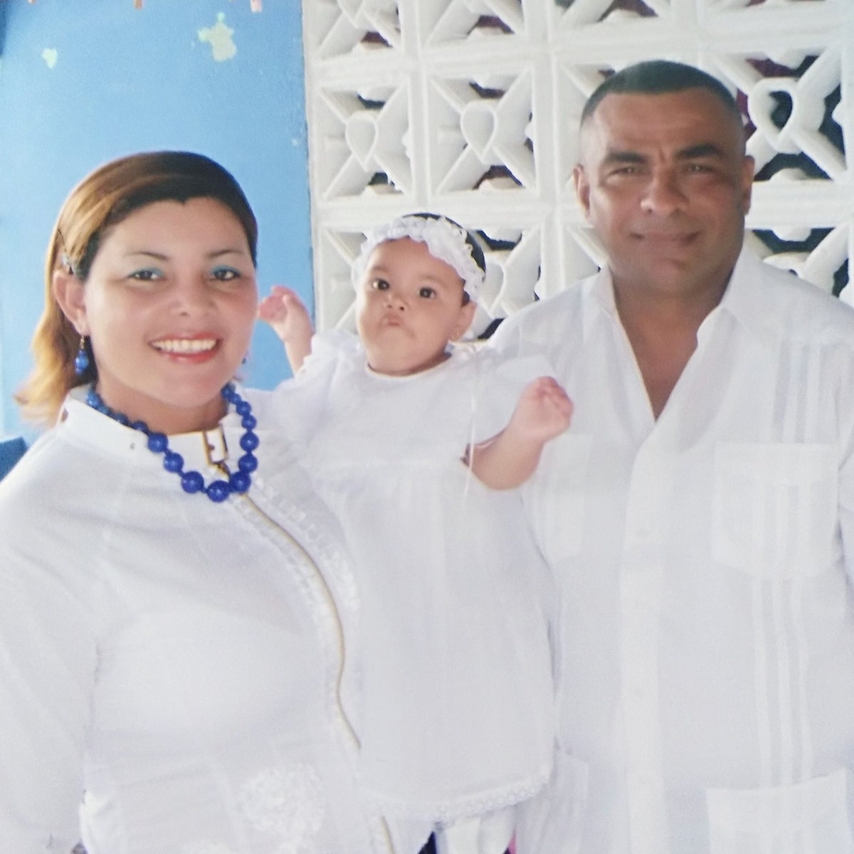 millie_ra's tweet photo. Feliz día de los abuelos💞

Son los mejores padres y también lo mejores abuelos que han podido tener mis hijas y mis sobrinos. ♥️ Los amo, gracias por tanto ♥️ https://t.co/0FGthkwPEg