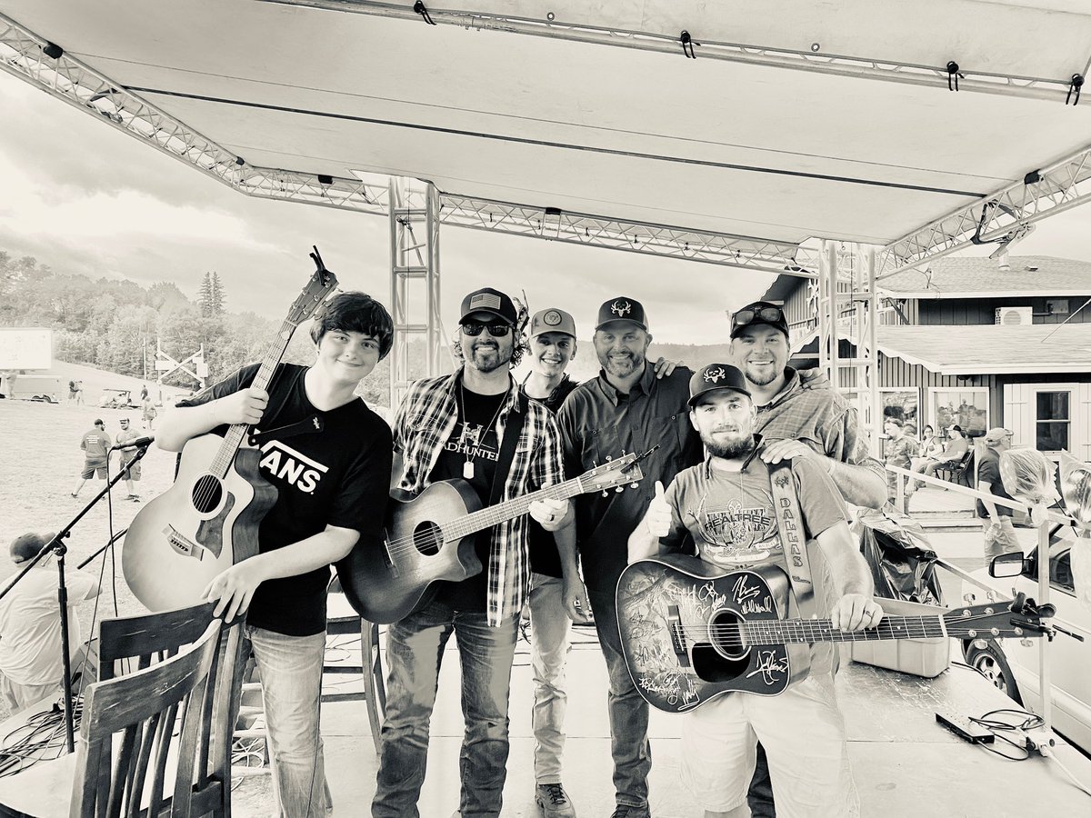 BoogerBottom's tweet photo. As usual Bowfest was a blast! Met again so many wonderful people from the gorgeous North country of America that made us all feel like family. Was cool to jam with my sons @Meyer_Waddell @masonwaddell3 as well as with @NateHosie @Headhuntertv & Dallas R! #bowfest https://t.co/9OOxtp8fJY