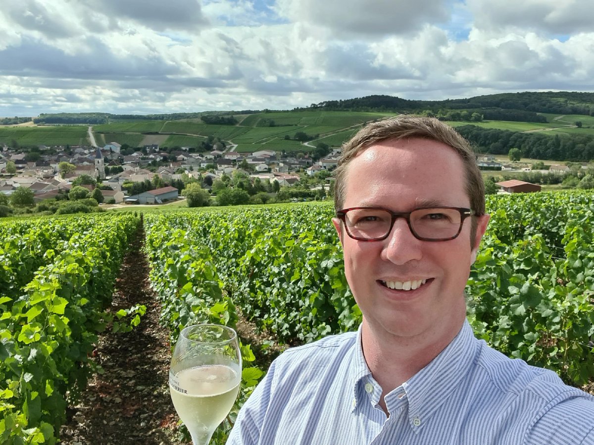 trepobertrand's tweet photo. Aujourd'hui c'était #ChampagneParty ! dans la #CoteDesBars 😁. Un accueil incroyable et des paysages à couper le souffle ! Bravo les aubois 👏 https://t.co/VWNnaklDaV