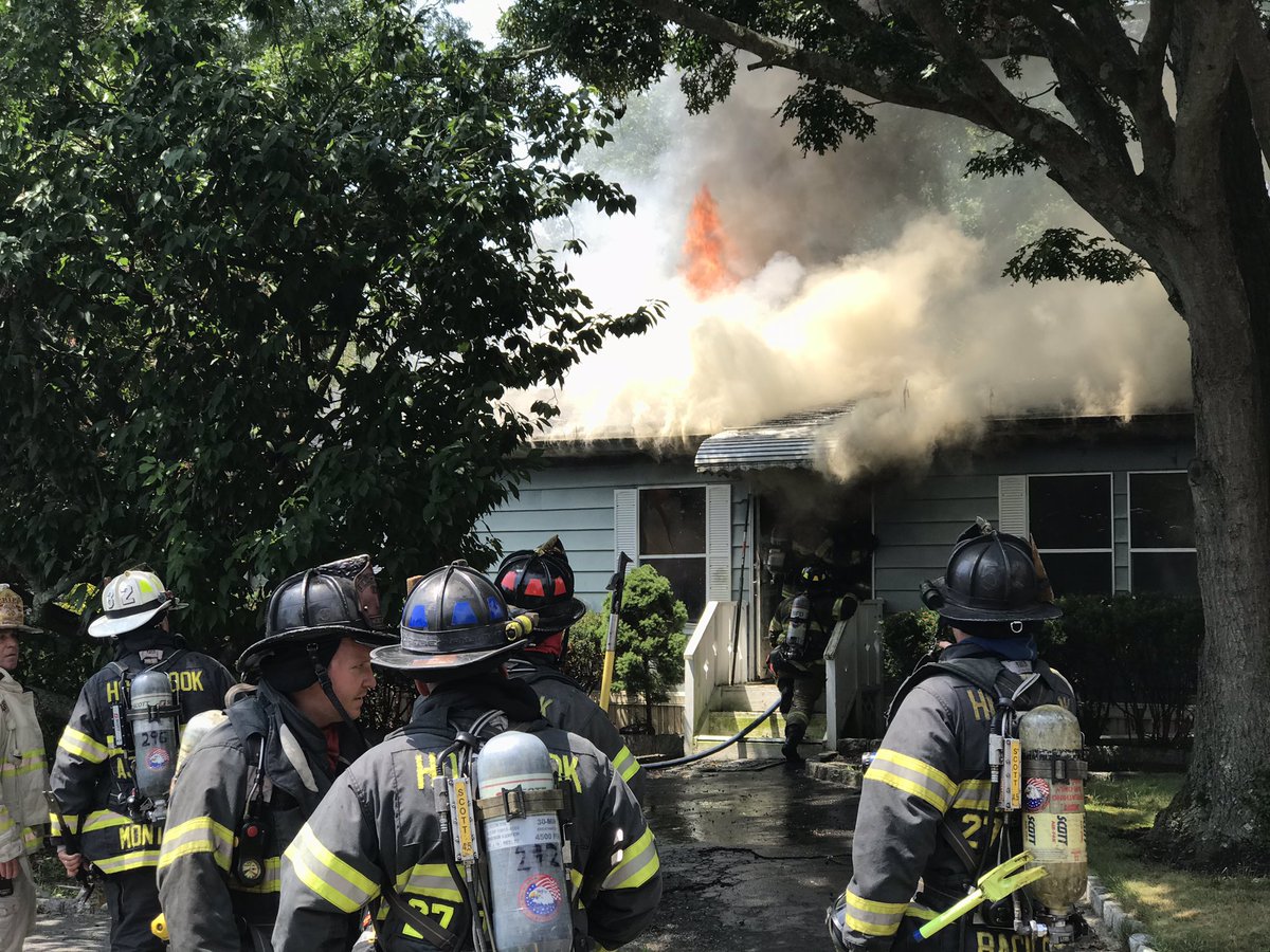 Chief_Ippy's tweet photo. Hot summer’s day fire an important consideration is mutual aid assignments. Better to start additional units sooner then later as heat exhaustion/fatigue will play a factor early into ops. Rehab is also an important & needed aspect of the operation. 📸 #crossbuffjrphotography https://t.co/jaMzJx601k