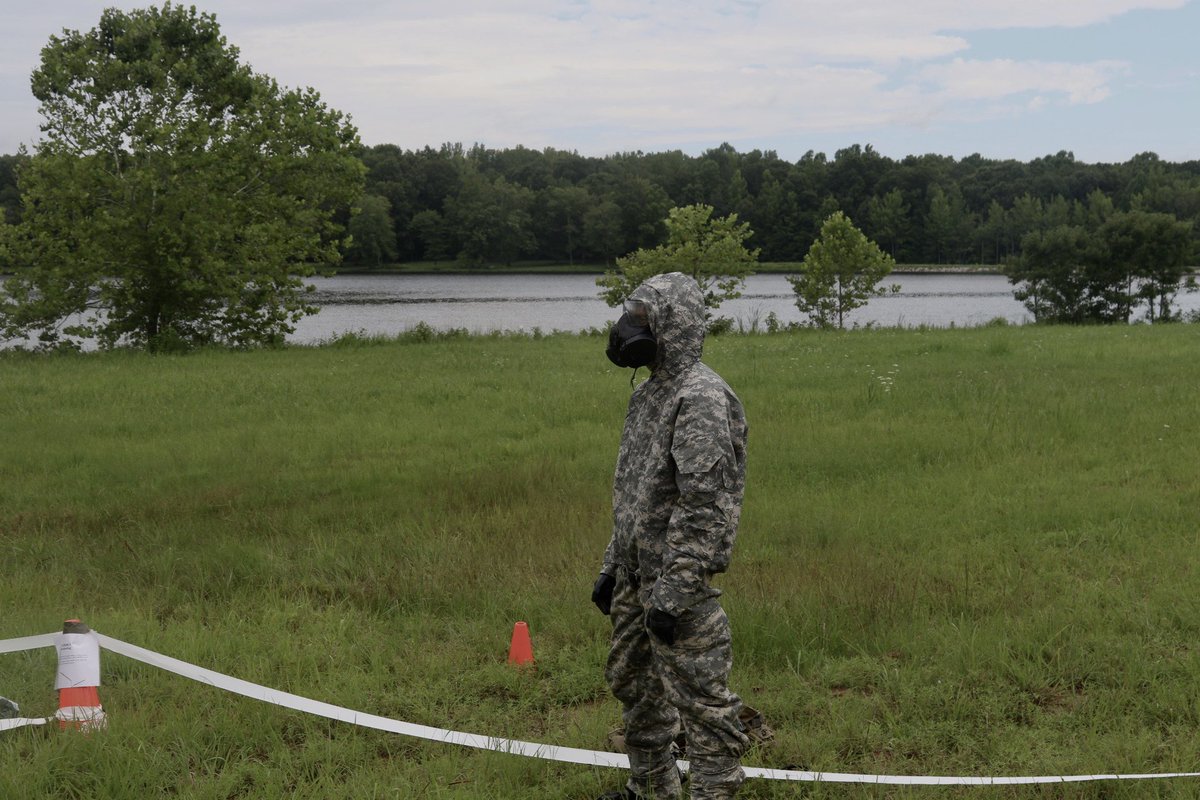 AboveTheRestBN's tweet photo. When not even a chemical attack can slow us down—Geronimo should be concerned. The #ATRBN was hard at work led by our Chemical Officer, 2LT Nacca and her NCO SGT Jones; in how to conduct personnel, equipment and vehicle decontamination ♣️🦅 @TheCOG_Oscar6 @OpsGp_Jrtc @I06JRTC https://t.co/hYI8243oyE