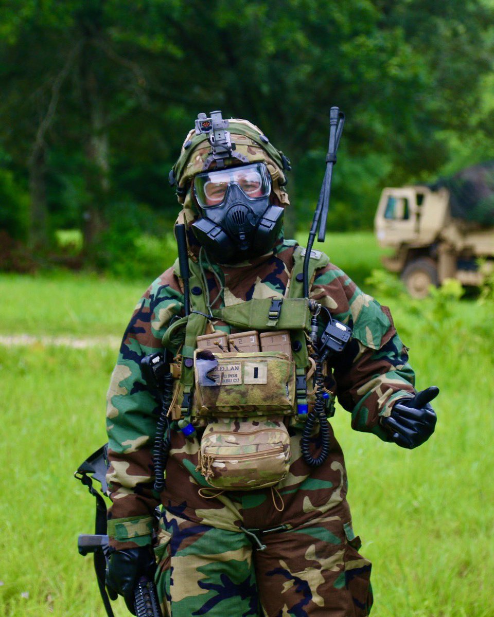 AboveTheRestBN's tweet photo. When not even a chemical attack can slow us down—Geronimo should be concerned. The #ATRBN was hard at work led by our Chemical Officer, 2LT Nacca and her NCO SGT Jones; in how to conduct personnel, equipment and vehicle decontamination ♣️🦅 @TheCOG_Oscar6 @OpsGp_Jrtc @I06JRTC https://t.co/hYI8243oyE