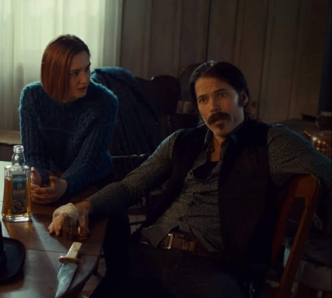 KingdomEarper's tweet photo. @KatBarrell @realtimrozon Definitely need some more #HaughtDoc scenes pleeeeeease 😎👏🏼💕👍🏼🤞🏼 #WynonnaEarp https://t.co/4SFCaeA9wJ