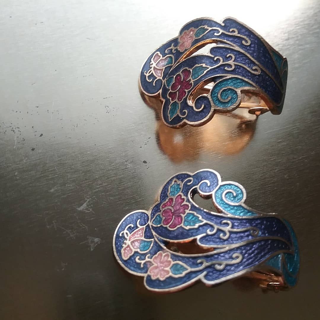 LSjewlery's tweet photo. @daintygolden My brother and I own this small business. Currently, we are selling old jewelry, but soon we will sell our handmade jewelry! Check out our page. Thank you! ❤❤❤❤ https://t.co/gjwUx1Wy42