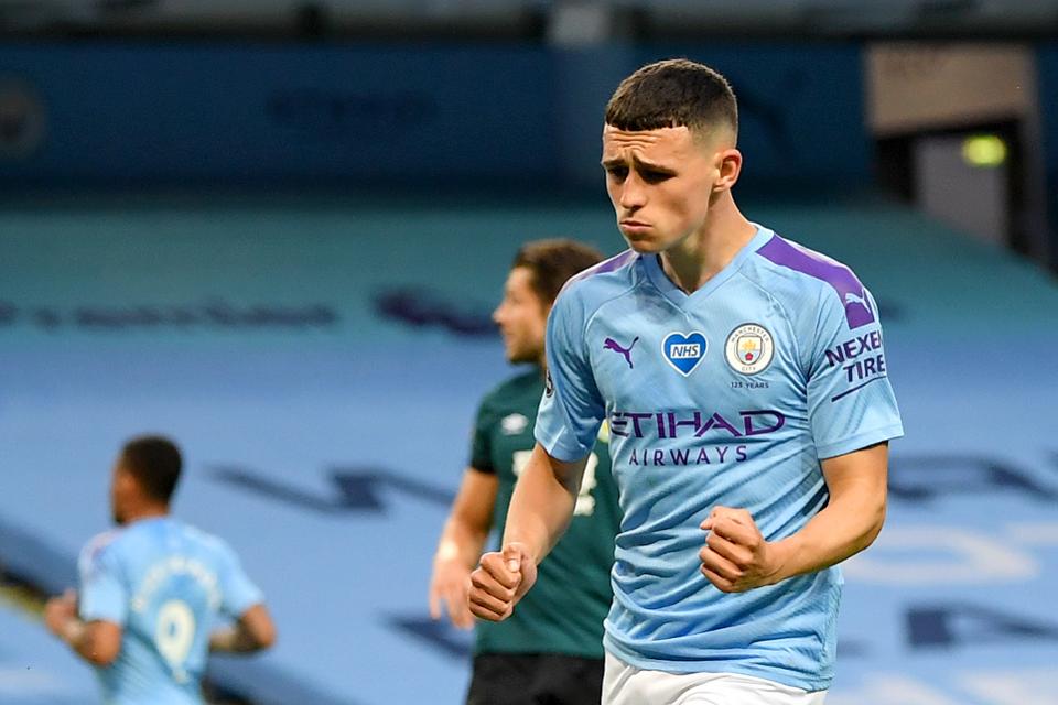 Foden. Raw skill, ability and insane levels of calmness. It's like David Silva has been reborn in Stockport - not seen too many teenagers with the coldness he has (there is one other, he's on the next tweet). Left foot like Iniesta, left eyebrow slit like Ian Beale.