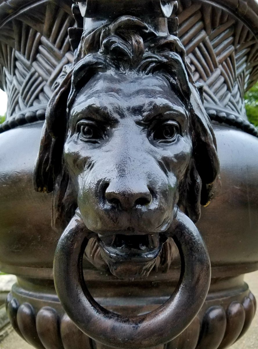 Animal on an urn in the gardens of Linderhof Palace in Germany, June 2016.

#photography
#travel
#travelphotography
#germany
#linderhofpalace