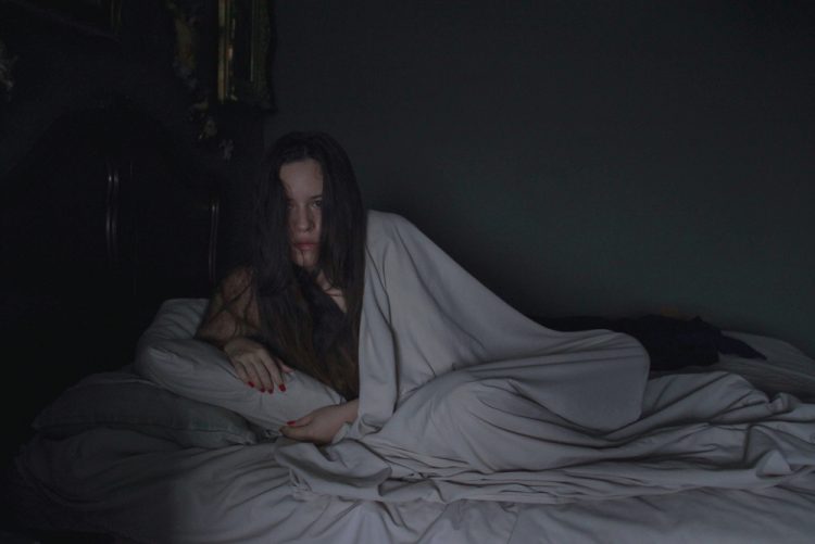 #Fotografía Camilo Paparoni, Taniusha Salas y Christian Roballo, ganadores del Concurso “10 Fotografías en Casa”. ow.ly/56XX30r0Hm3 

3er Lugar: “Quién Soy” – NileannyPettit  <a href="/maticaderuda/">Nil Petit</a>