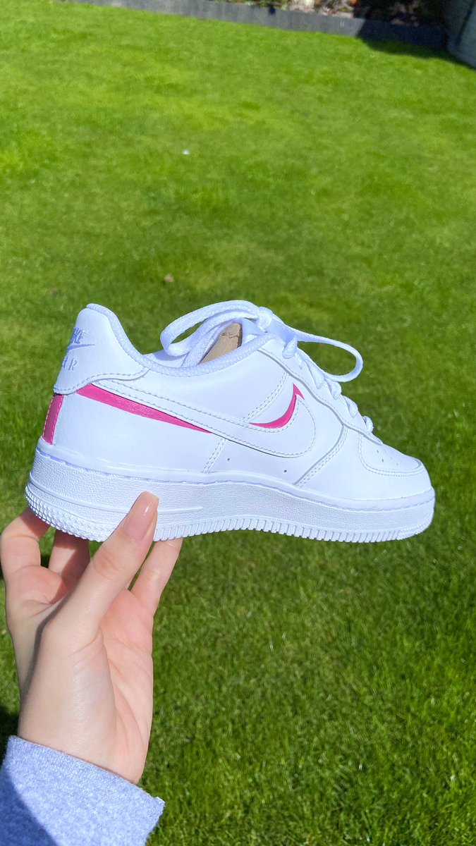 customsbydemi's tweet photo. #customs #customsuk #AirForce #airforce1 #airforce1custom #airforceone #customtrainers #customsneakers #jordan1s #customised https://t.co/JvoG7G7mmu