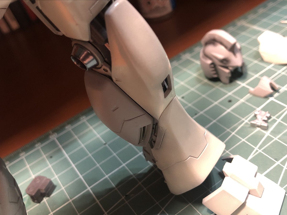 1974Tetsuya's tweet photo. Nu Gundam RX-93 - Bandai Master Grade work in progress

#workinprogress 
#gundam 
#rx93nugundam 
#charscounterattack 
#mastergrade 
#bandai https://t.co/eVSjm2EjhR