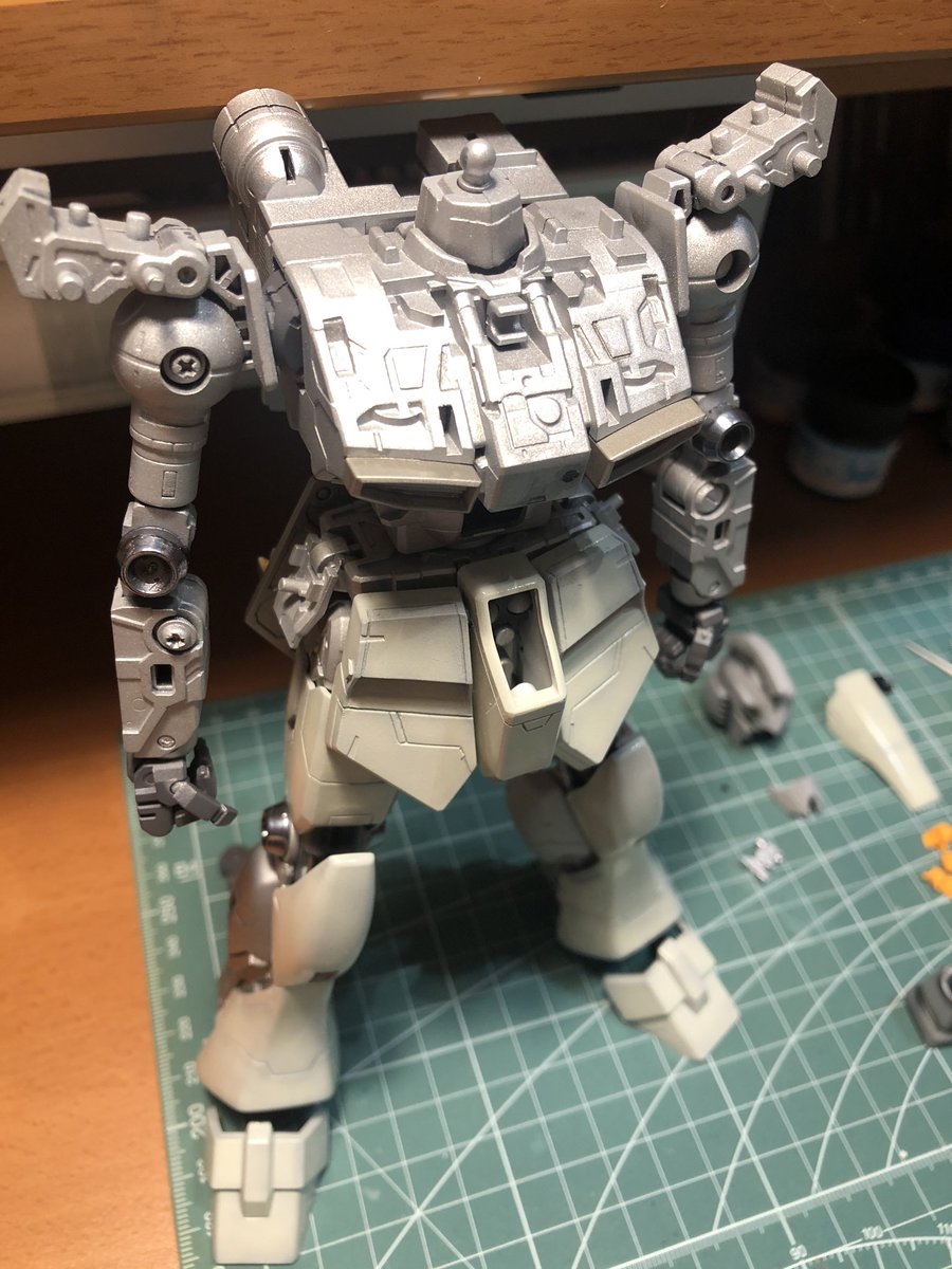 1974Tetsuya's tweet photo. Nu Gundam RX-93 - Bandai Master Grade work in progress

#workinprogress 
#gundam 
#rx93nugundam 
#charscounterattack 
#mastergrade 
#bandai https://t.co/eVSjm2EjhR