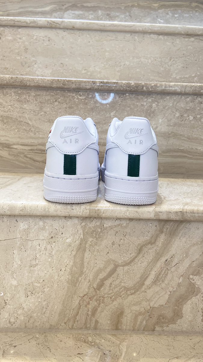 customsbydemi's tweet photo. CUSTOM AIR FORCE 1
Please like and share #customs #customsuk #AirForce #airforce1 #airforce1custom #airforceone #customtrainers #customsneakers #jordan1s #customised https://t.co/py4SB7gwLJ