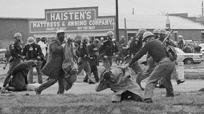CourtneyJerry's tweet photo. Alabama has come far but has so much further to go in recognizing the dignity of all its citizens. In 1965 Governor Wallace  ordered Police and State Troopers to stop the marchers to Governor Kay Ivey honoring and celebrating the life of John Lewis at the Alabama State Capital https://t.co/MwR1WP0RwW