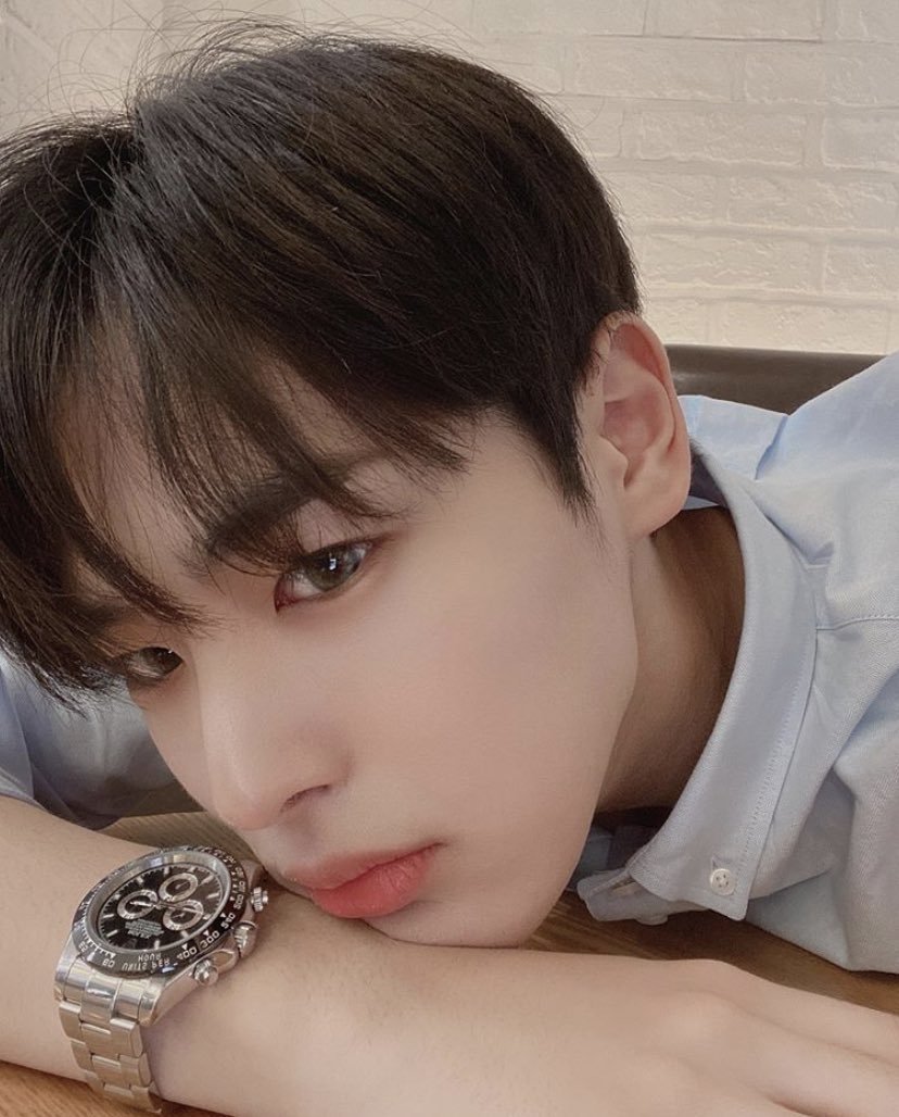 -byungchan selcas; a long but very necessary thread♡