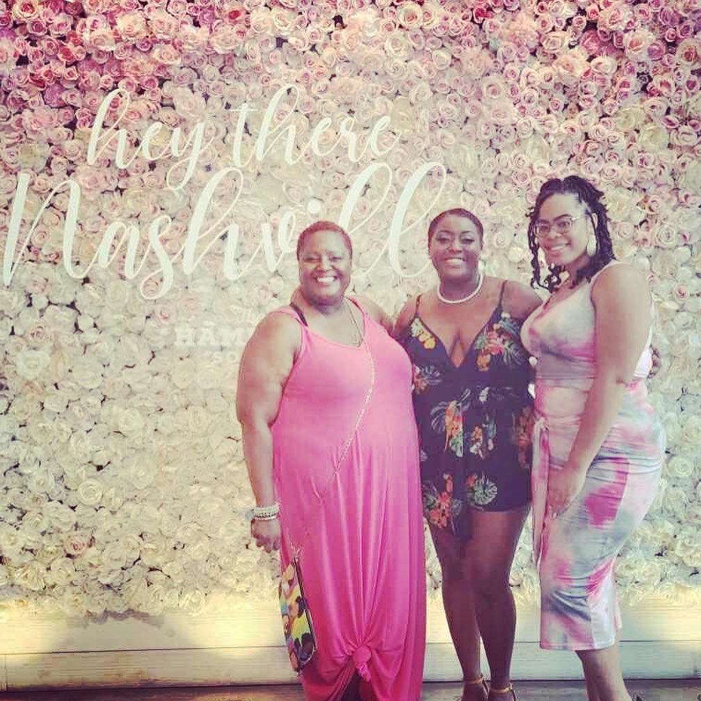 JessecaFarr's tweet photo. Oh Sunday brunch how I’ve missed you.. had a great time with great Sorhors https://t.co/BOEjWJQRk0