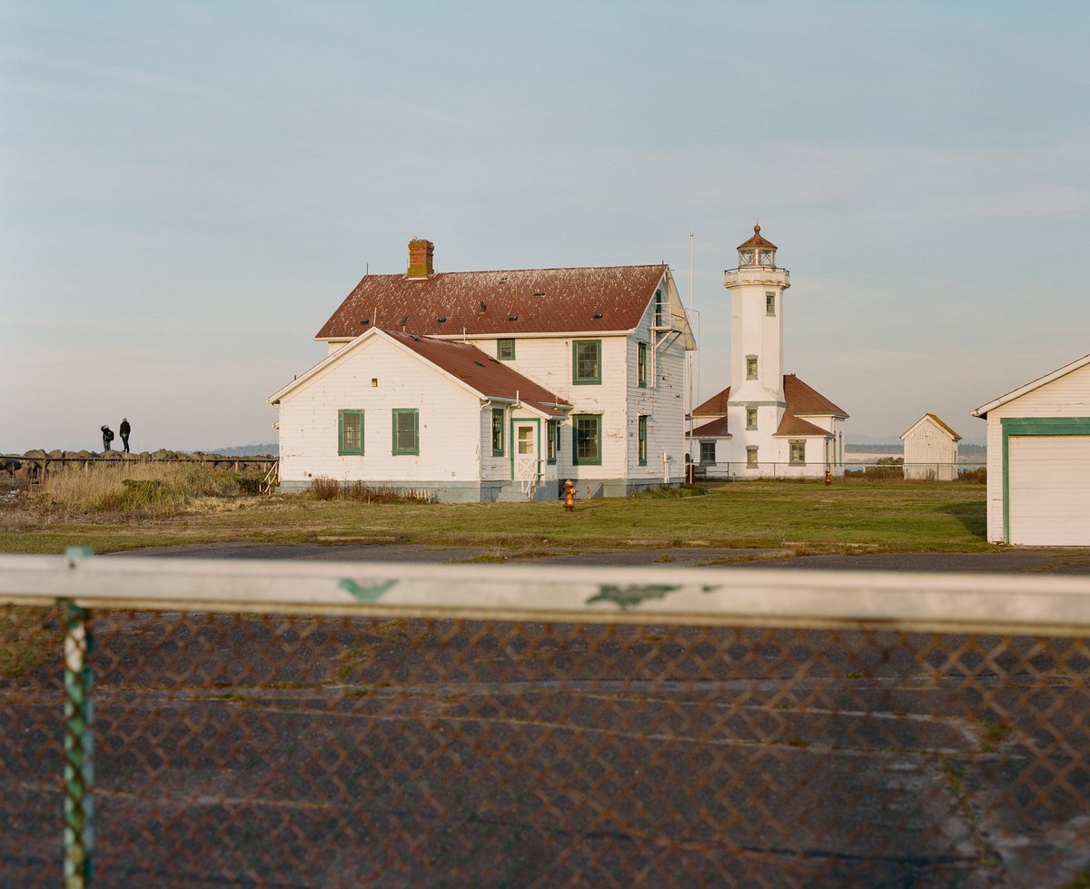 BrianDavidRobe1's tweet photo. The Port Townsend light house in repose toward dusk.

Pentax 645 seize by my Cream Puff Matilda
#virginiaroberts #pentax67 #filmcamera https://t.co/FXPzc6EmPg