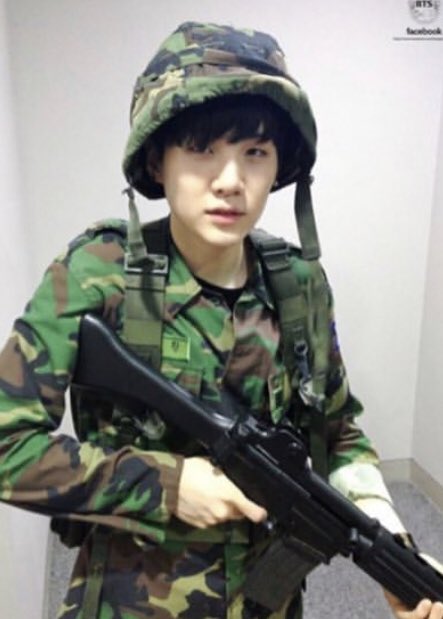 sam94848506's tweet photo. use the hashtag #MTVHottest and BTS @bts_bighit or else https://t.co/7NOb0x3kHA