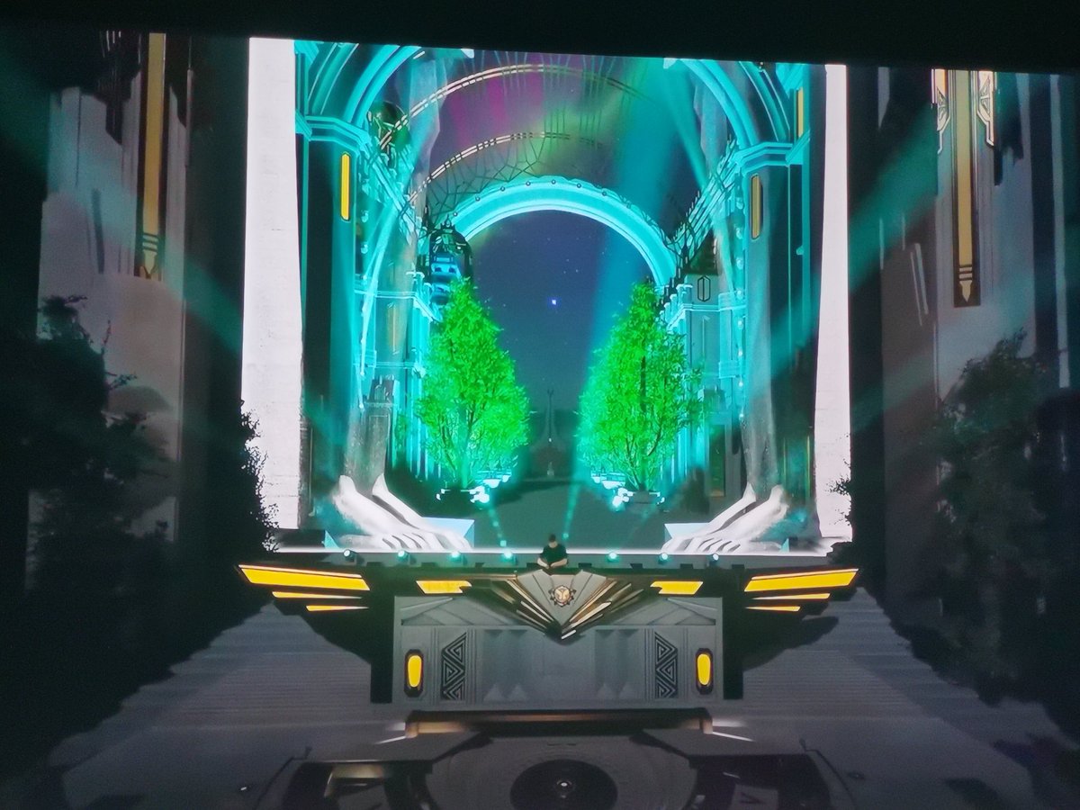 MikeD8090's tweet photo. And the closing with @MartinGarrix to the greatest event of #Tomorrowland2020 #Tomorrowland 😎😎 https://t.co/BNc5Dz10Ay