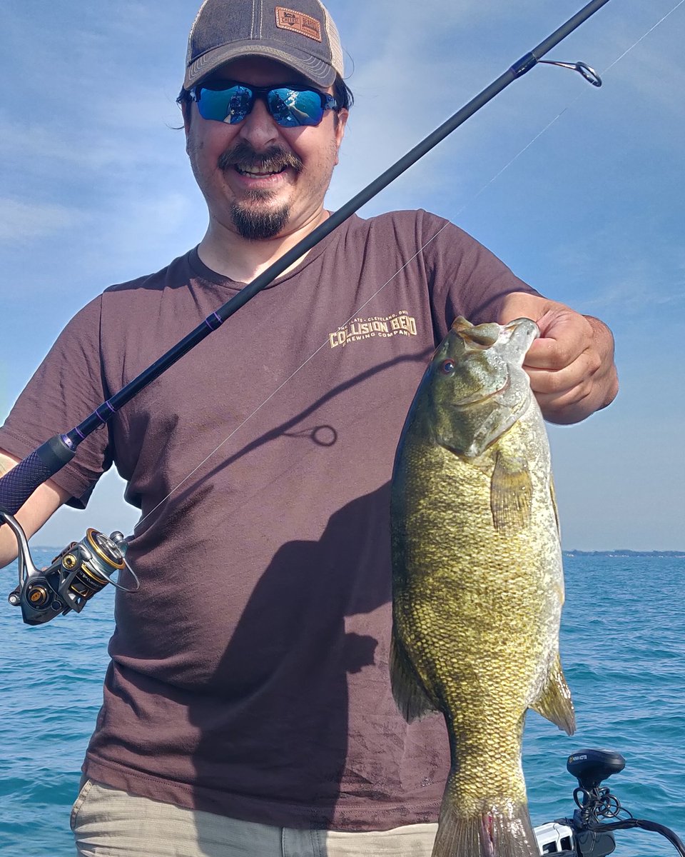 veenstramarcel1's tweet photo. An awesome smallie caught on a @lews_fishing dropshot rod during today's educational trip! #mercurymarine #rangerboats #lewsfishing #lews #lewsreels #strikekinglures #strikeking #fishing #guidetrip #smallmouthbass https://t.co/HbrDiLvCgG