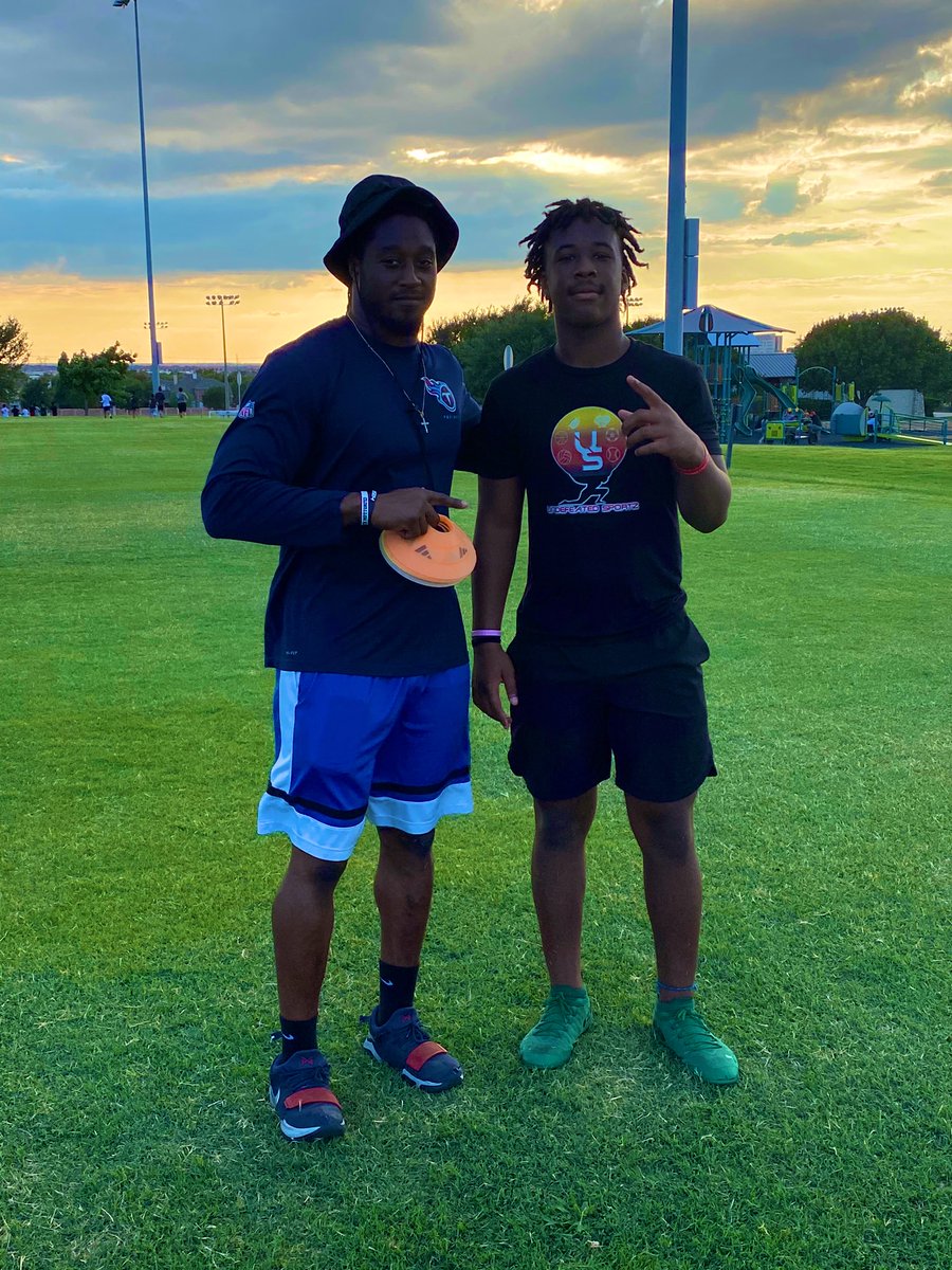 NBoulieu23's tweet photo. Grind with da best #imHumble #igotlot2learn 
@webofootball1 https://t.co/qsi0E1zFnd
