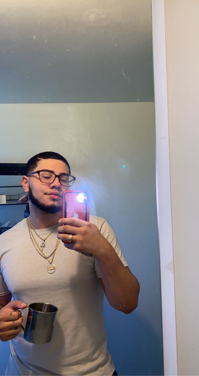 GuapoBanking's tweet photo. Gonna be Dominican asf today😂🤷🏽♂️
#hick #yourfavuncle #3BM https://t.co/6a1jNj0EIo