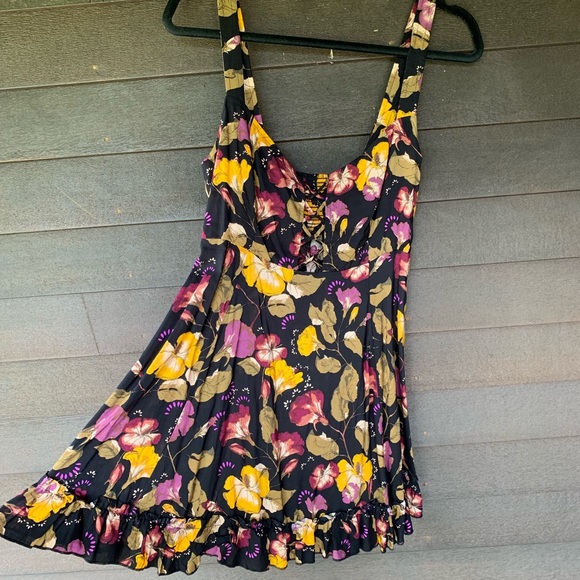 mhw863's tweet photo. So good I had to share! Check out all the items I'm loving on @Poshmarkapp #poshmark #fashion #style #shopmycloset #born #freepeople #lularoe: https://t.co/LH1ZkHtlig https://t.co/pqYrcXfuXY