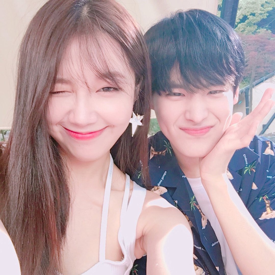 -byungchan selcas; a long but very necessary thread♡