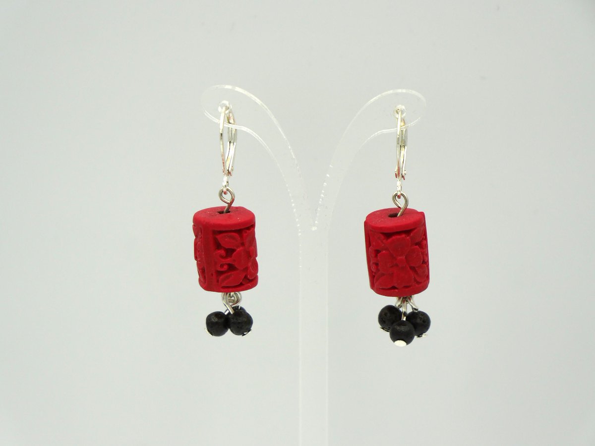 MaynardJane's tweet image. A new design for my etsy site. One of a kind Chinese cinnabar and black Icelandic lava earrings on sterling silver.
Buy now before they go. The last pair with Chinese Cinnabar sold in 10 minutes!!