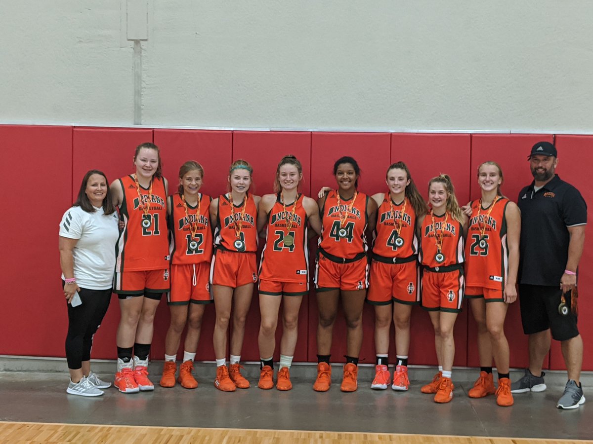 Another good weekend for Indiana Elite Pride 2023 in the Hoosier Shootout. 4-0 on the weekend and beating a good IGB team in the championship game. Keep working ladies! @IndianaEliteWBB