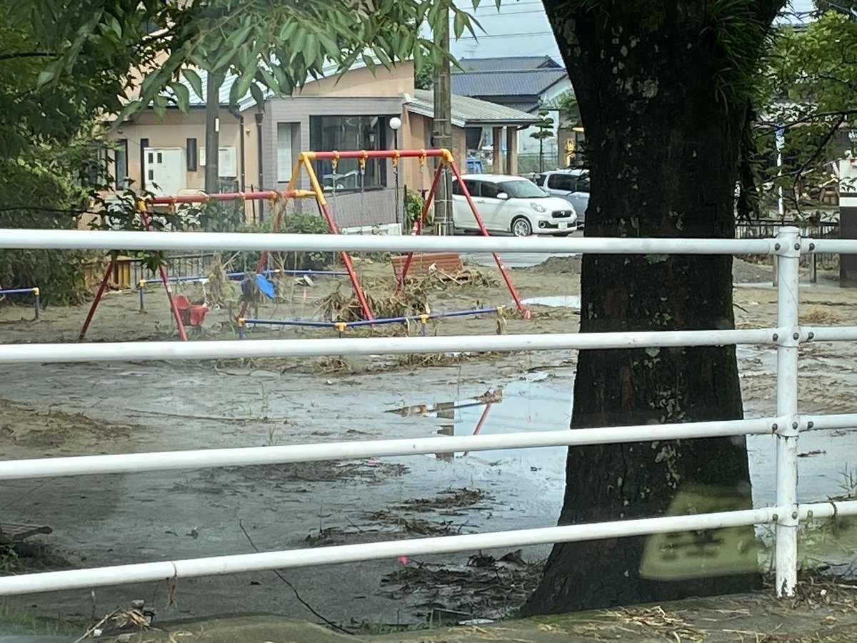 Jun1Yoshimura's tweet photo. 私が参加した社団法人「TSUNAGARI」は、被災直後から現地入りし、地域の方のニーズが集まる限り拠点を構えて日々国内外から集まる熱い有志ボランティアを取りまとめて活動し続けています。
皆様からの支援は「資金���付」「物資寄付」「自分が行く」など、様々な形がありますがいずれも大切です。…続く https://t.co/3ZcC4f1asC