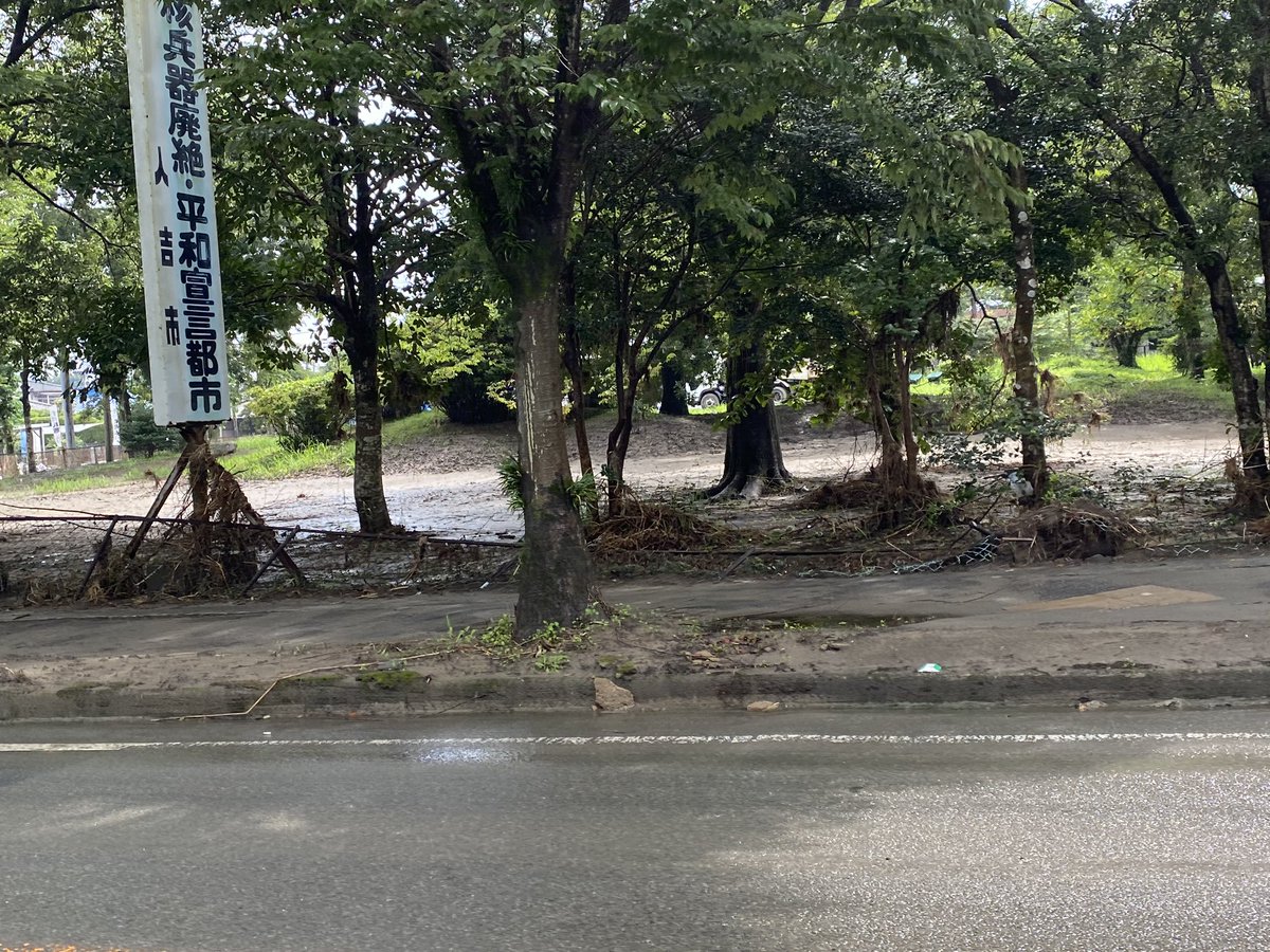 Jun1Yoshimura's tweet photo. 私が参加した社団法人「TSUNAGARI」は、被災直後から現地入りし、地域の方のニーズが集まる限り拠点を構えて日々国内外から集まる熱い有志ボランティアを取りまとめて活動し続けています。
皆様からの支援は「資金���付」「物資寄付」「自分が行く」など、様々な形がありますがいずれも大切です。…続く https://t.co/3ZcC4f1asC