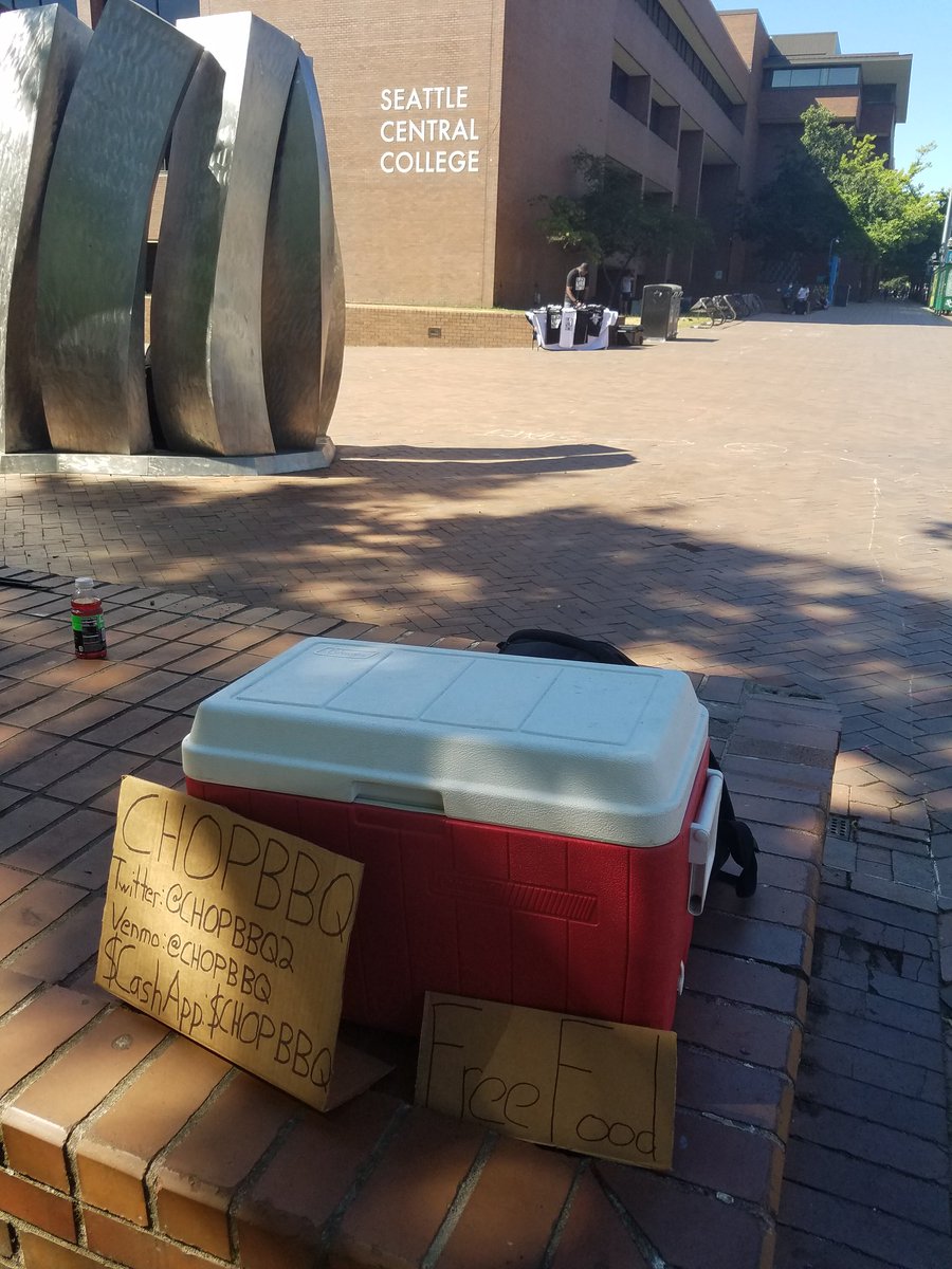 BBQForMyFamily's tweet photo. We're set up at Seattle Central. Come say hello and get a sandwich!

#seattleprotests #seattleprotest #seattleprotestcomms #chop #chopbbq https://t.co/vHFmQWjpV6