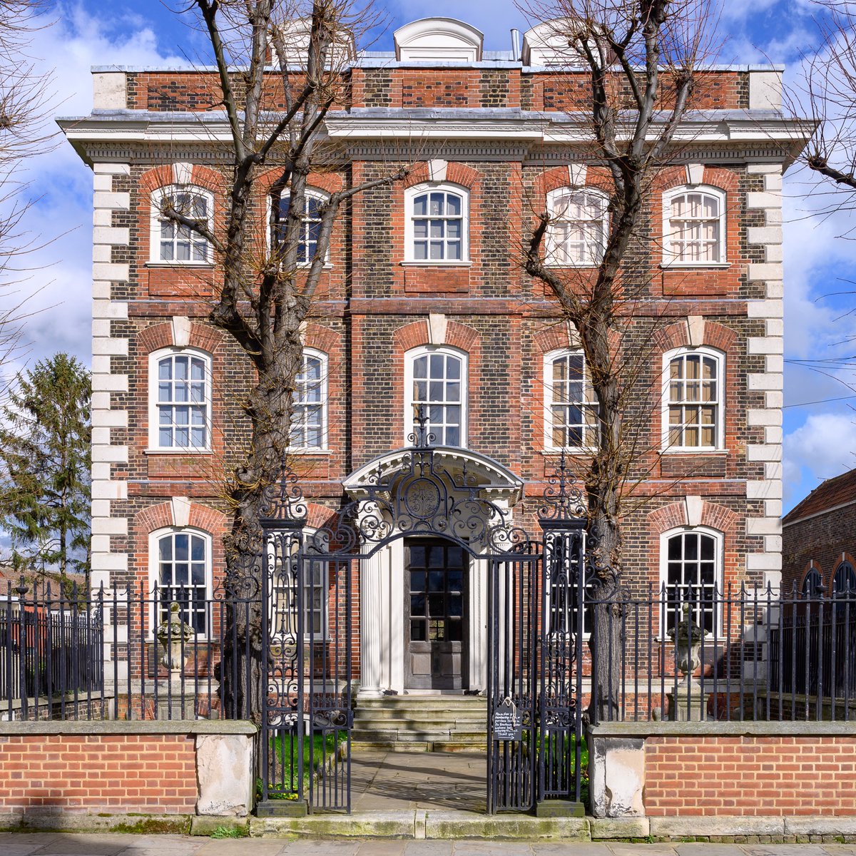 HarrisonPhair's tweet photo. #Rainham #Hall #Queen #Anne #House & #gardens @RainhamHallNT #Havering #Essex @nationaltrust
#london #heritage #nationaltrust #rainhamhall #Georgian #chooselandscape #plants #flowers #leaves #anthonydenney #denney #home #brick
@YVESWAUTHIER
@NikonatGrays
@VisitEssex https://t.co/BX8rlsXhuh