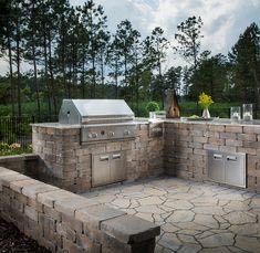 Mikehomeseller's tweet image. Which outdoor kitchen do you like?

#OutdoorSpaces #Realtor #FunSpaces #Cooking