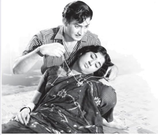 onlymoviesnews's tweet photo. Superstar Krishna garu’s 6th Film #Marapuranikatha Completes 53 Years Today !!
Heroine : Vanisri
Director : V.Eamachandra Rao
Producer : Sundarlal Nagateja,Doondi
Music : T.Chalapathirao
#53YearsForMarapuranikatha #SSK6
#SarkaruVaariPaata
#MaheshBabuBdayCDP https://t.co/cO4Si7yaKd