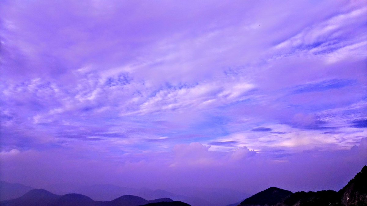 紫 素敵な写真に出逢いたい 紫の景色 ﾟ ﾟ ﾟ ﾟ ﾟ 写真好きな人と繫がりたい 写真撮ってる人と繫がりたい 写真で伝える私の世界 紫 景色 癒し 夕焼け 空 スマホ撮影