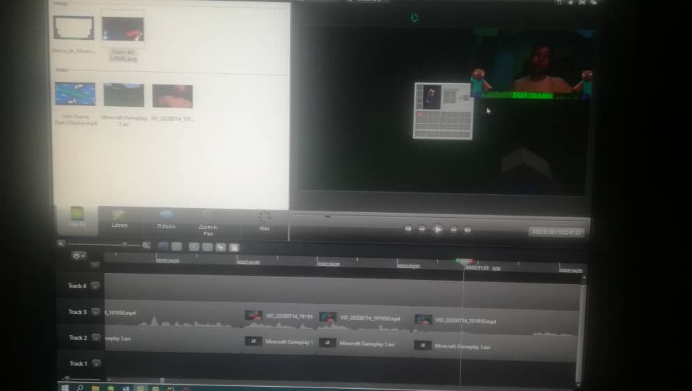 Dark17GG's tweet photo. Acá editando el vídeo Gente, ya falta poco. https://t.co/Ehrvsat126