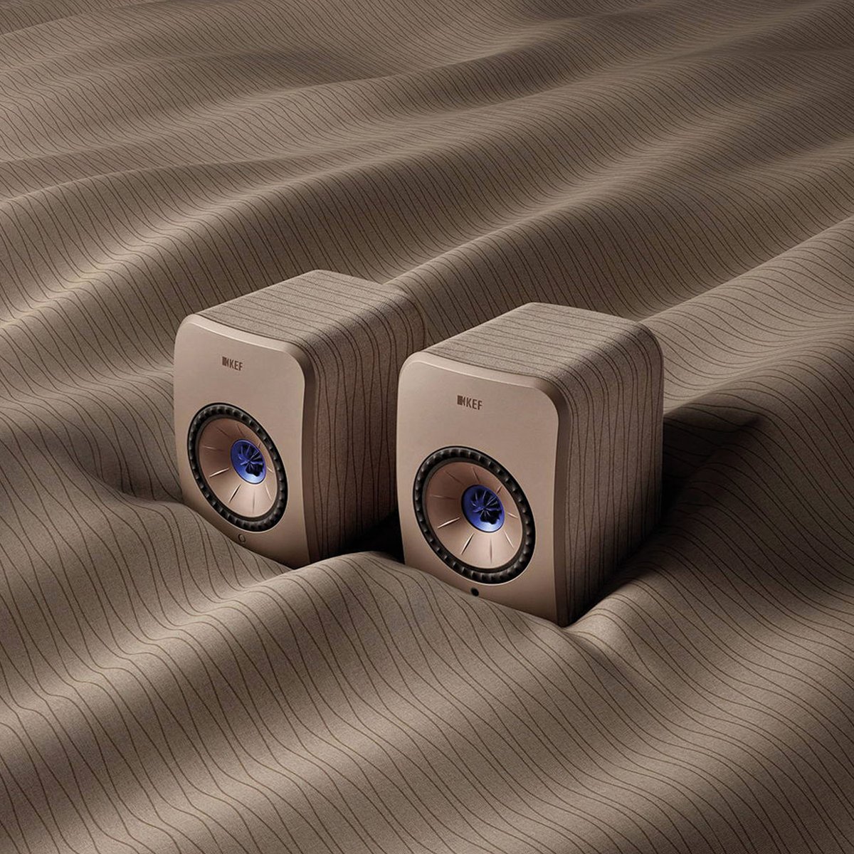 MelbourneHiFi's tweet photo. Meet the KEF LSX ‘Soundwave Edition’ by Terence Conran. Powerful, true-stereo sound is housed in a compact package featuring a stunning design by Conran. 

https://t.co/dJwiEgWxBr https://t.co/mKDrhBRAoX