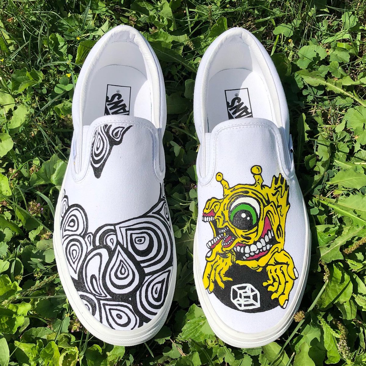 FadedFairieArt's tweet photo. late night twitter wya? #dabbedout #cyclopsarmy @Subtronics 👁 https://t.co/flUslJ63xF
