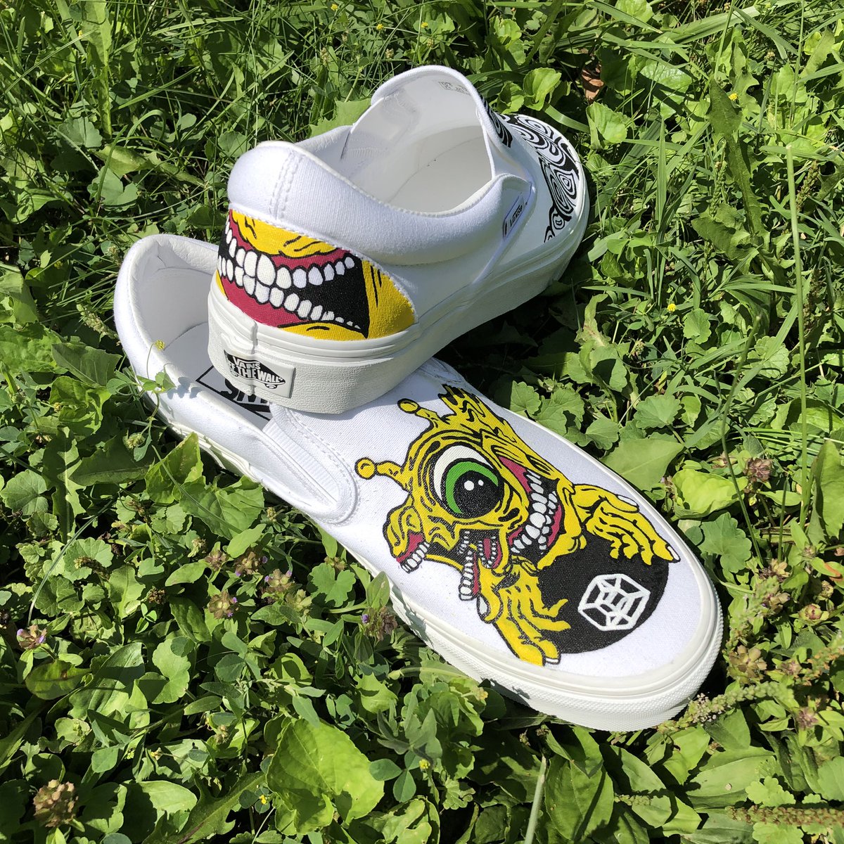 FadedFairieArt's tweet photo. late night twitter wya? #dabbedout #cyclopsarmy @Subtronics 👁 https://t.co/flUslJ63xF