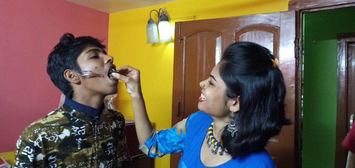 ManjushaNeogi's tweet photo. 1⃣ Month left only!!!!... 😄
That was the best moment with my laddie..
#birthday #COMING_SOON 
@ManjushaNeogi https://t.co/IiuBJbCsvT