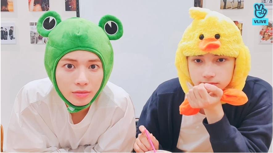 rosaliexmarina's tweet photo. better late than never pt 2 🐸🐥
#TXT5MPARTY @TXT_members https://t.co/GWCn4PuNi0