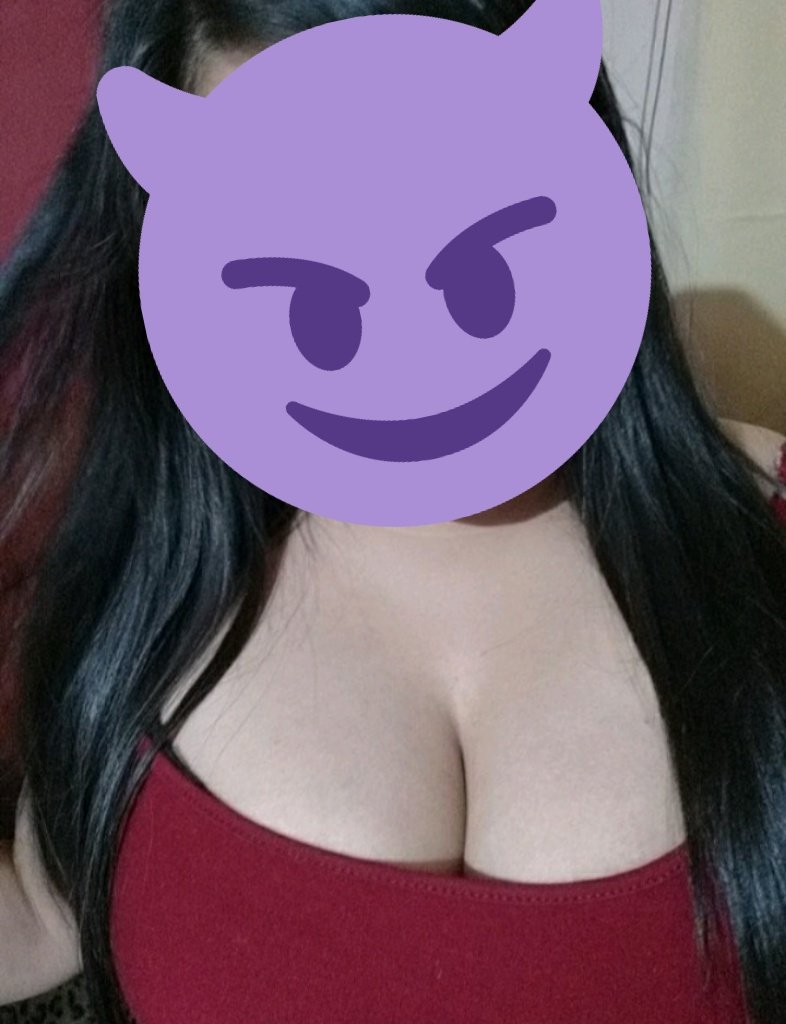 venta_peru's tweet photo. Quien quiere ver los ricos pezones de mi amiga 
Me encantan como rebotan 🤤🤤 https://t.co/qHhMFeICkZ