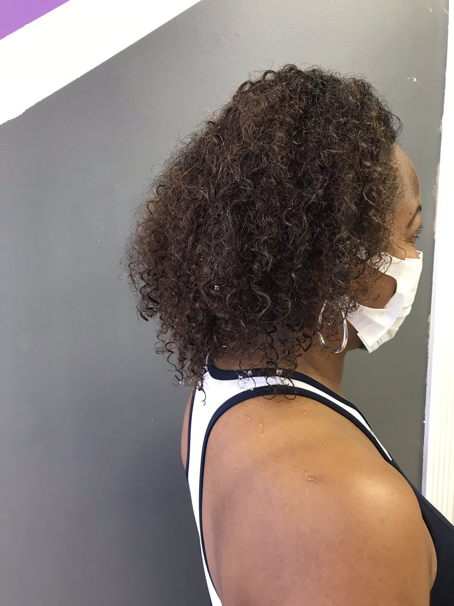 tenitrabatiste's tweet photo. Went hard at the gym - β
. Hair did - β
. @AtlantaDream start the season with the dub with an eye on social justice - β
β
β
! #ThemGirlsBallin #AuNaturele #CurlsPoppin #StraightenedNoChaser
#FinishedProduct
#MaskBackOn https://t.co/5GD0gBhI42