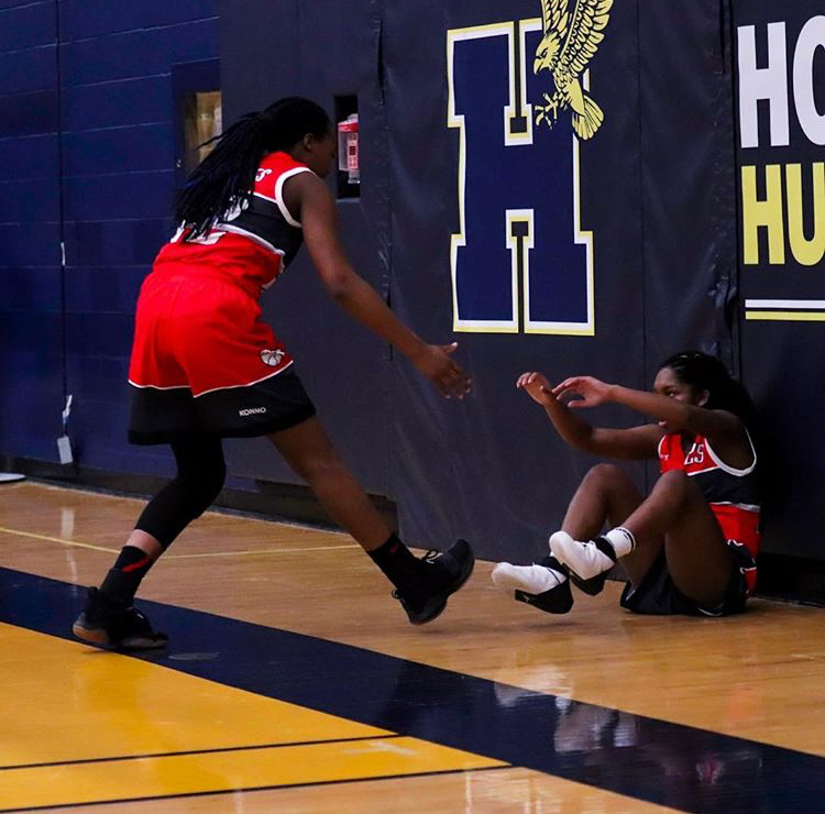 Canletes_Sports's tweet photo. Find people who help lift you up when you’re feeling low. 
📸: @devenaebryce
.
.
.
#Canletes 🏀 🇨🇦
#NorthernQueens 
#ClaimYourGreatness 
#culture
#RepYourRoots
#SheGotNext
#LeadersThroughSport
#Community 
#HistoryOrNothing 
#canletesbasketball https://t.co/jkjPPtZFYF